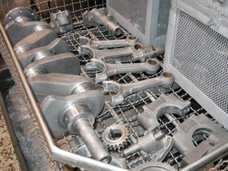 Industrial engine-parts cleaning machine