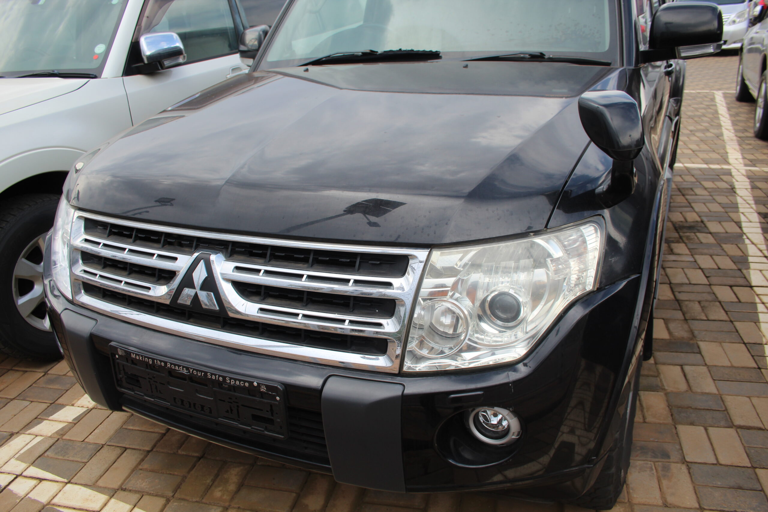2012 Mitsubishi PAJERO